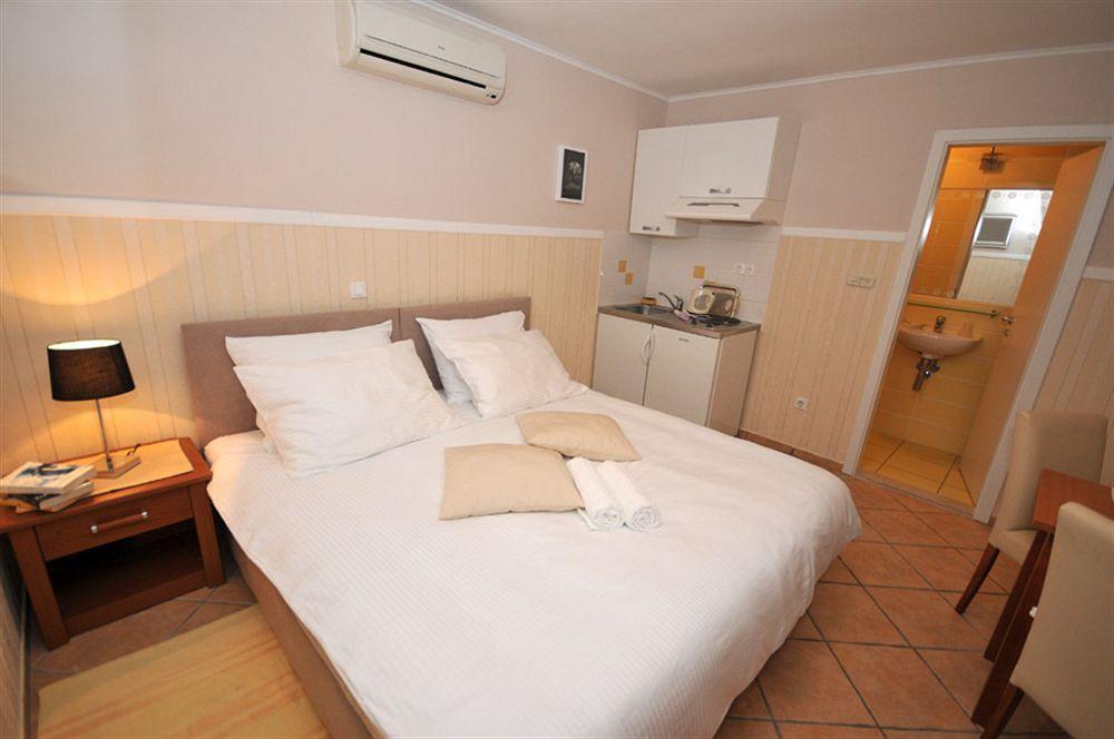 Apartments & Rooms Buble Trogir Eksteriør billede
