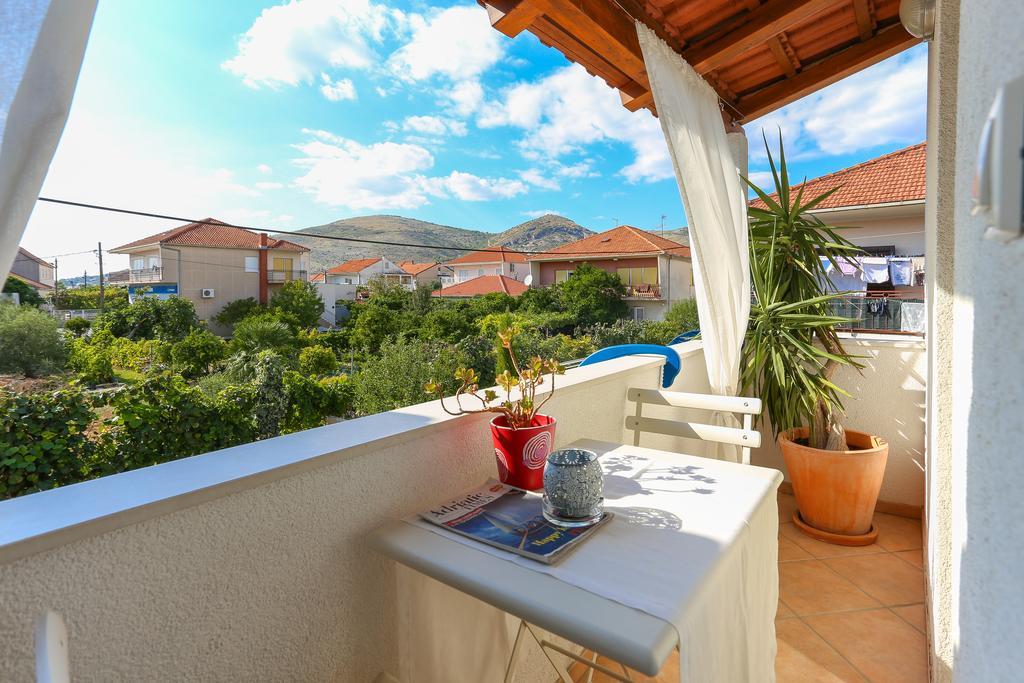 Apartments & Rooms Buble Trogir Eksteriør billede